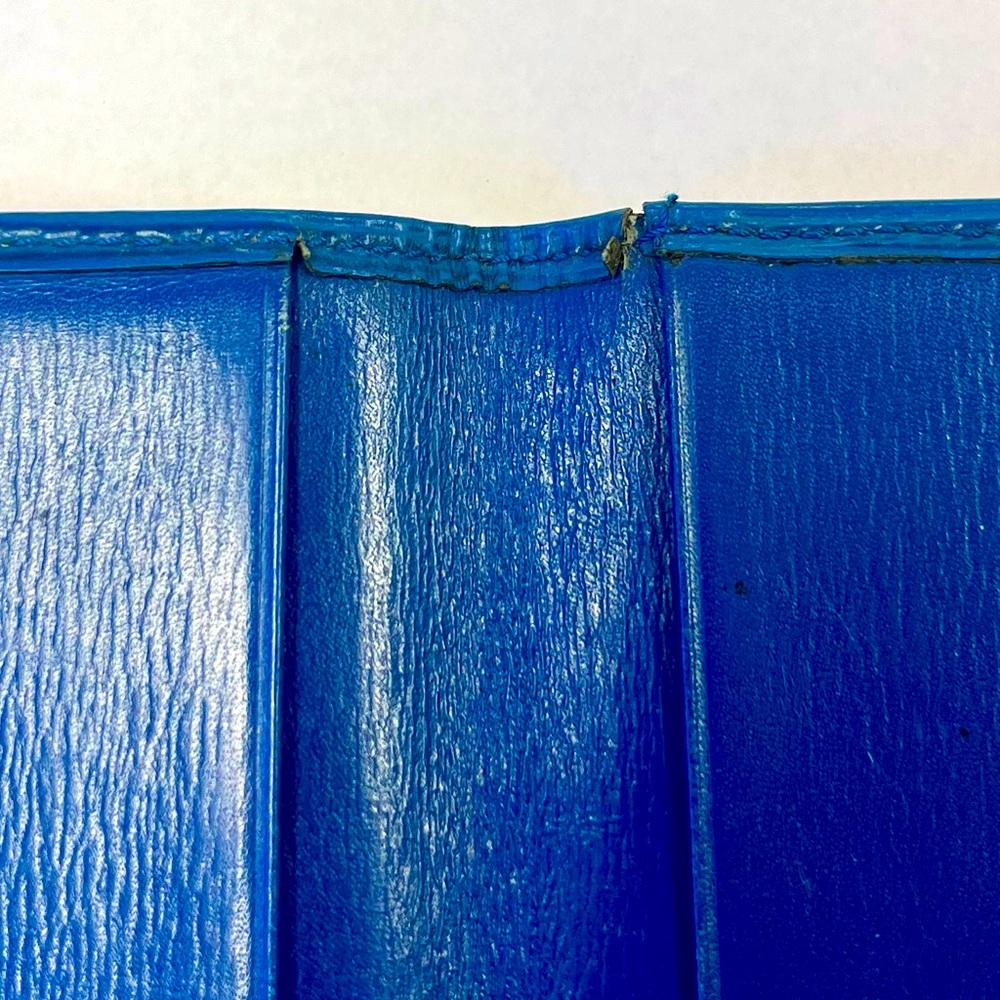 Louis Vuitton Blue Epi Card Holder - Picture 5 of 13